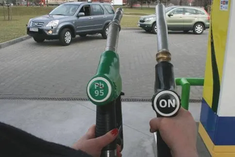 Benzyna czy diesel do miasta: co wybrać, aby zaoszczędzić na paliwie?