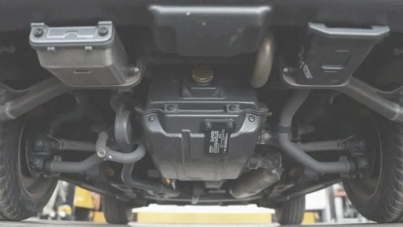 Gdzie znajdziesz filtr paliwa w Hyundai i30 1.4 benzyna? Poradnik dla kierowców