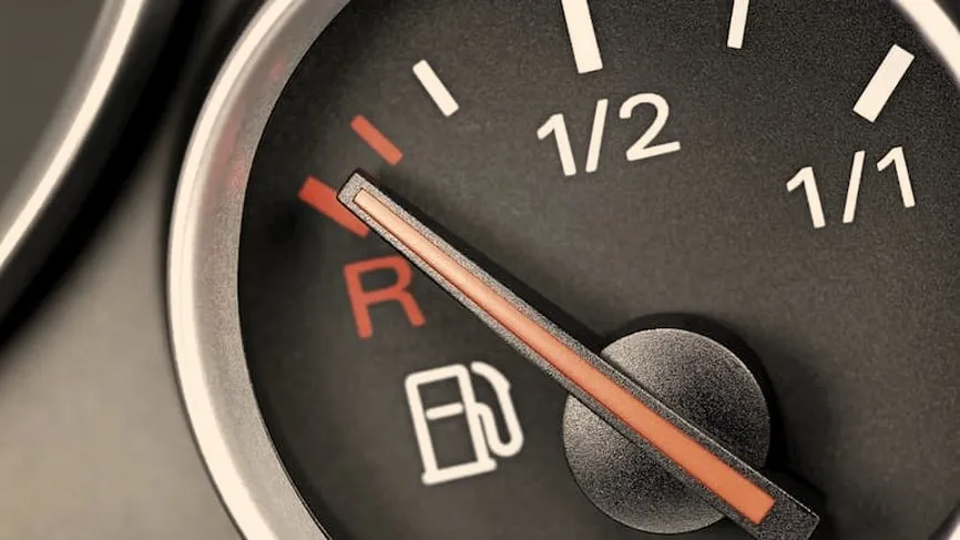 Ile benzyny spala auto na 100 km? Prosty sposób na obliczenie kosztu przejazdu
