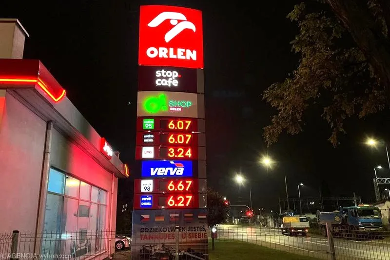 Ile kosztuje teraz benzyna? Sprawdź najnowsze ceny na stacjach paliw