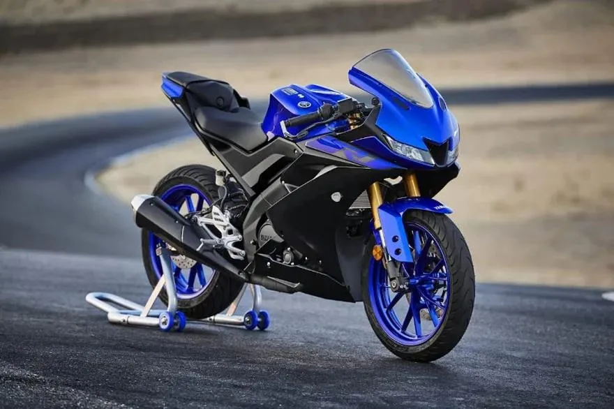 Jaki motocykl 125 ccm wybrać? Przewodnik dla początkujących pasjonatów jednośladów