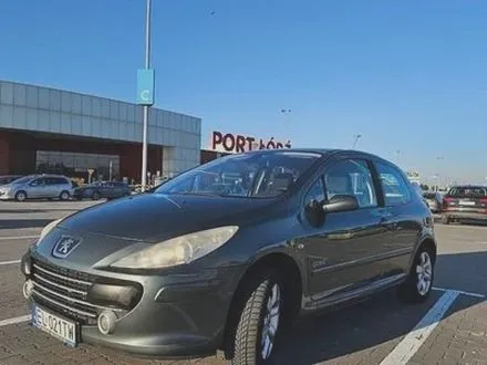 Jaki olej do Peugeot 307 1.6 benzyna wybrać? Oto najlepsze propozycje!
