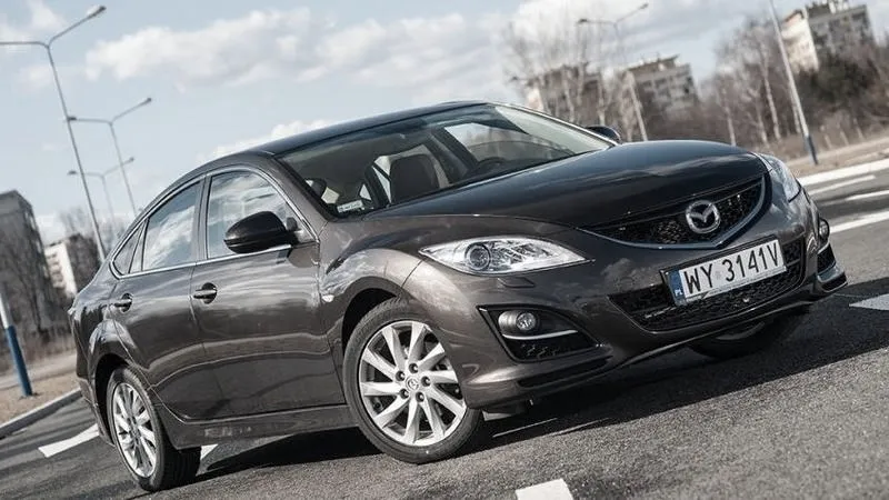 Mazda 6 – jaki silnik wybrać? Odkryj zalety poszczególnych jednostek napędowych