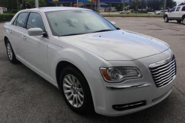 Opinie o Chryslerze 300C: który silnik wybrać, by uniknąć drogich usterek?