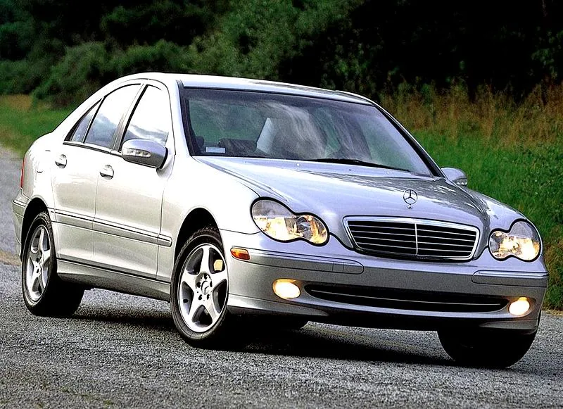 Podłączenie telefonu do Mercedesa W203