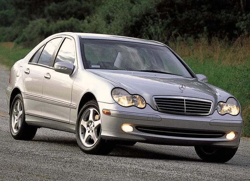 Rozrusznik Mercedes W203