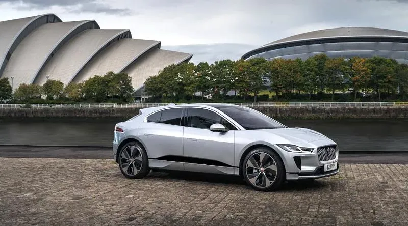 Tesla Model Y i Model 3